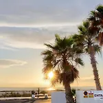 Casa Del Mar Beachfront With Pool & Ocean Views Apartmán *